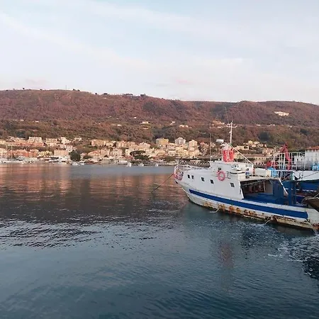 公寓 Al Porto 维博瓦伦蒂亚码头