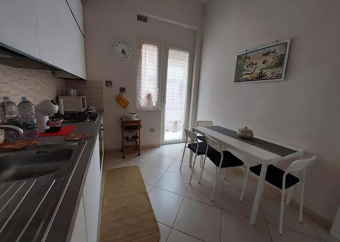 Al Porto فيبو فالينتيا مارينا