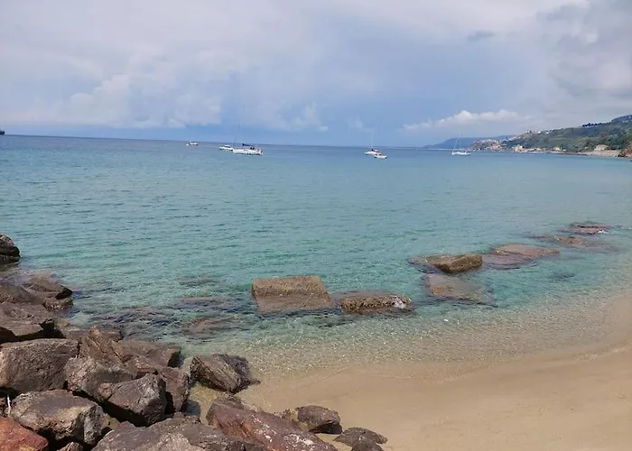 Al Porto شقة فيبو فالينتيا مارينا